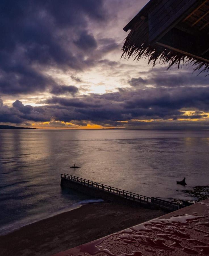 Wuthering Heights Bed & Breakfast By The Sea Dumaguete City Extérieur photo