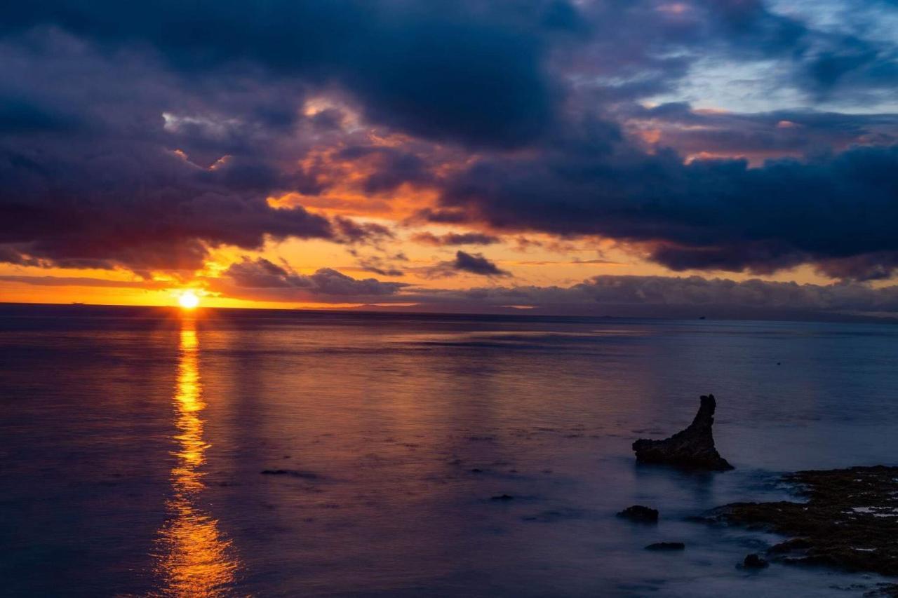 Wuthering Heights Bed & Breakfast By The Sea Dumaguete City Extérieur photo