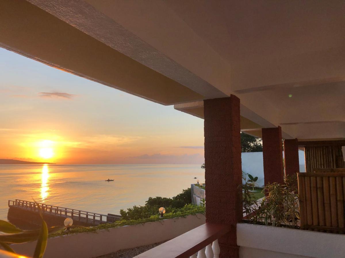 Wuthering Heights Bed & Breakfast By The Sea Dumaguete City Extérieur photo