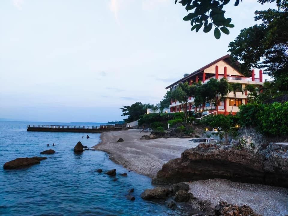 Wuthering Heights Bed & Breakfast By The Sea Dumaguete City Extérieur photo