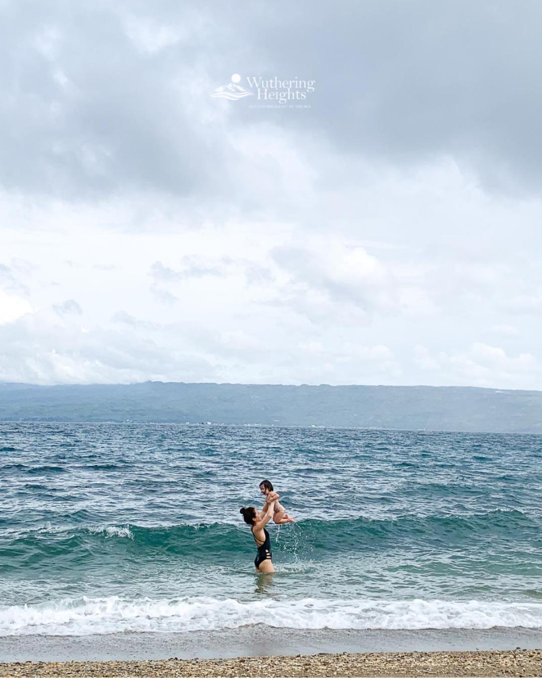 Wuthering Heights Bed & Breakfast By The Sea Dumaguete City Extérieur photo