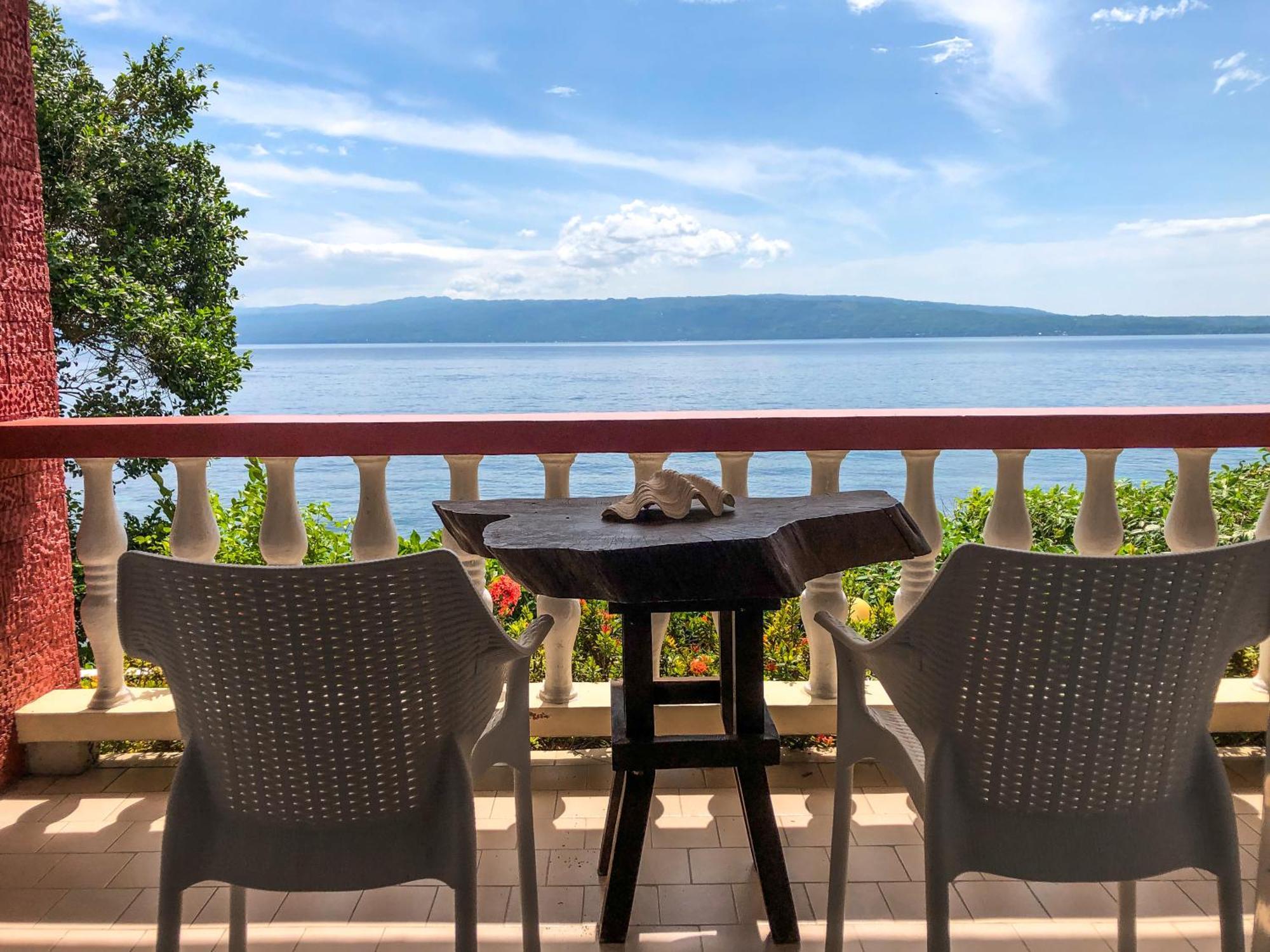 Wuthering Heights Bed & Breakfast By The Sea Dumaguete City Extérieur photo