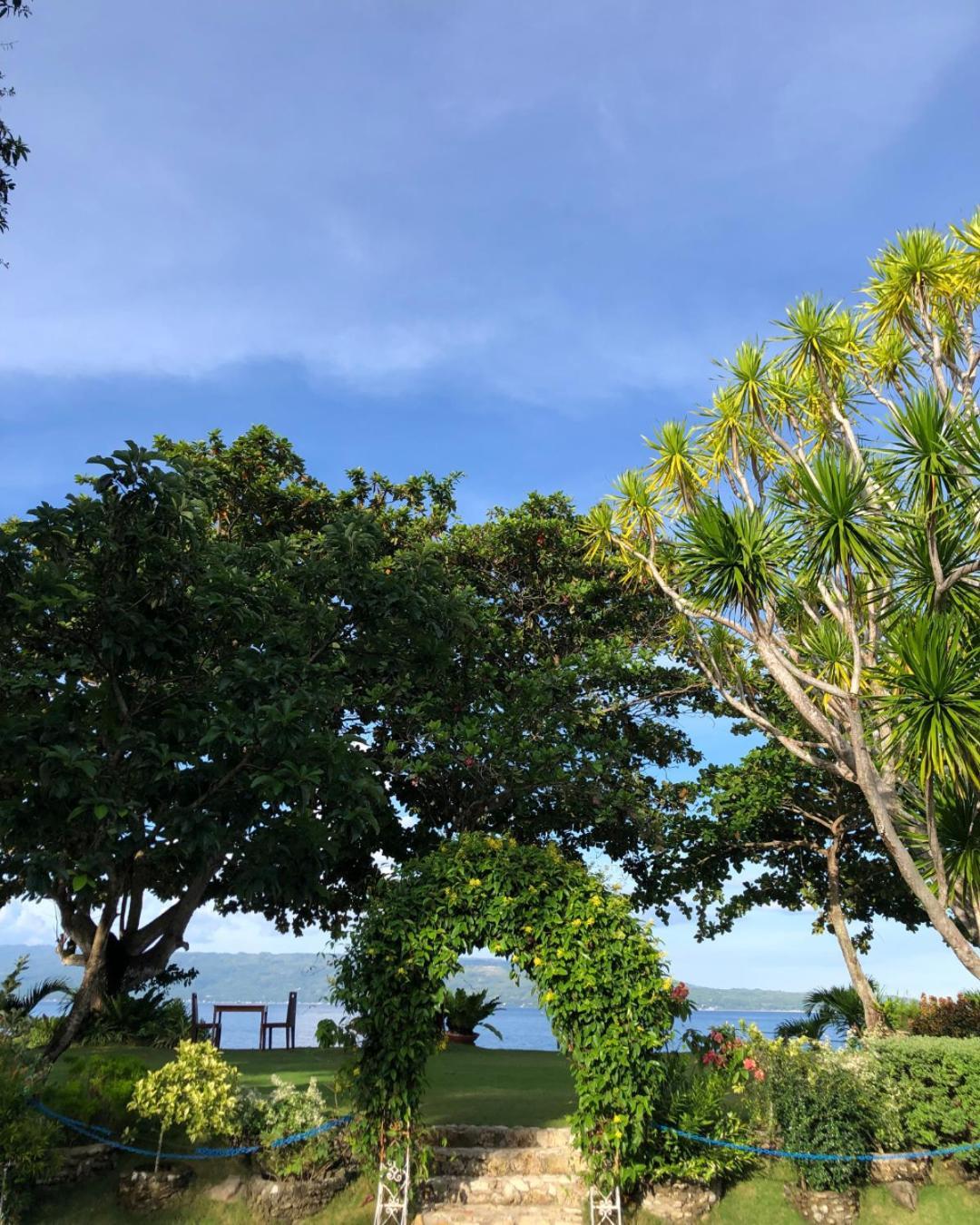 Wuthering Heights Bed & Breakfast By The Sea Dumaguete City Extérieur photo